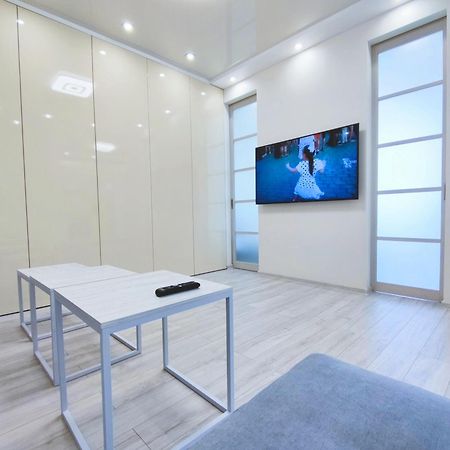 "Well-Being" Popular Among Business Person Apartment Lviv Ngoại thất bức ảnh