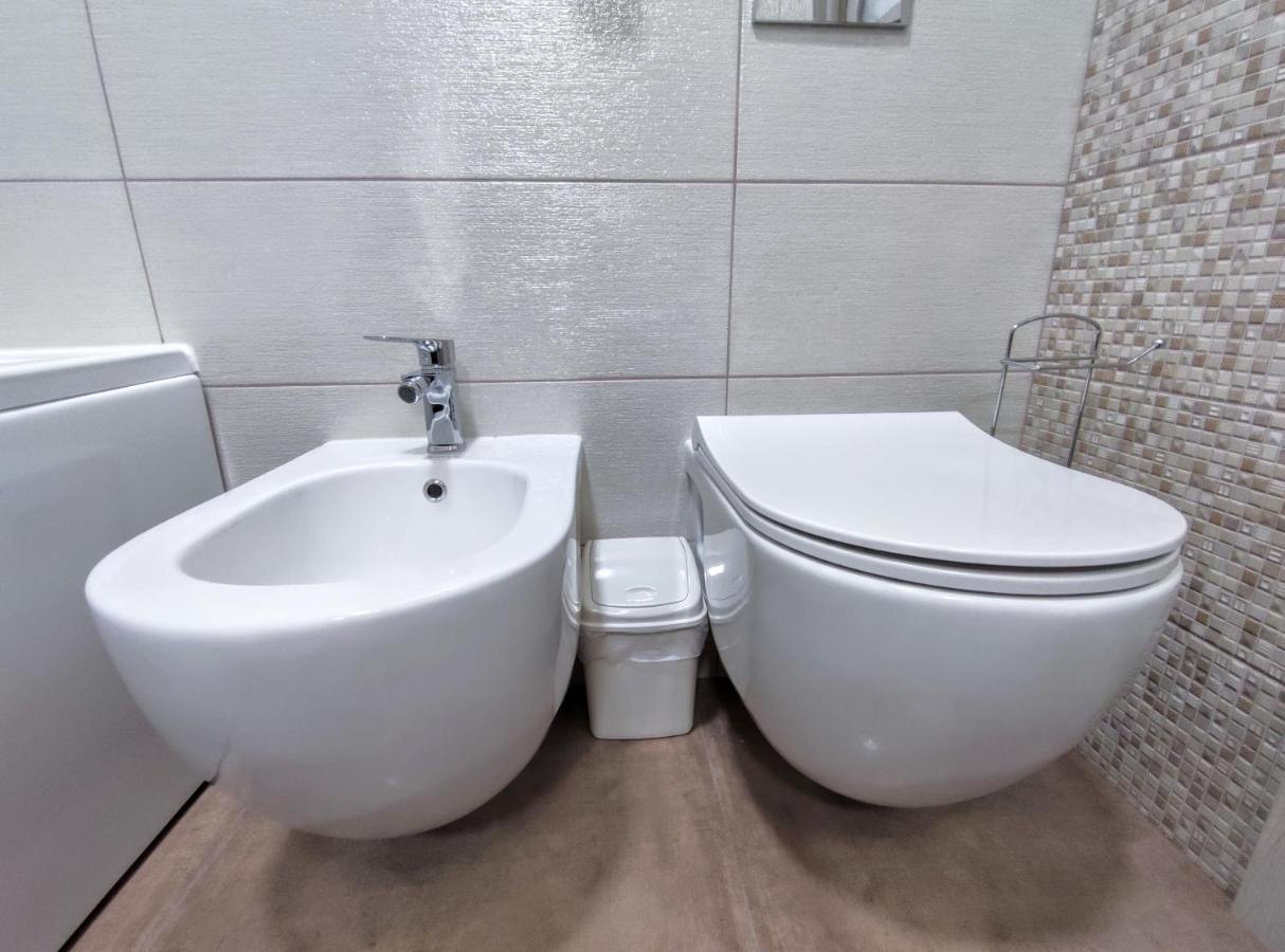 "Well-Being" Popular Among Business Person Apartment Lviv Ngoại thất bức ảnh