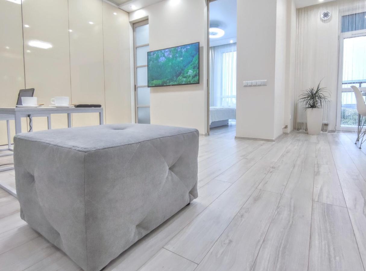 "Well-Being" Popular Among Business Person Apartment Lviv Ngoại thất bức ảnh