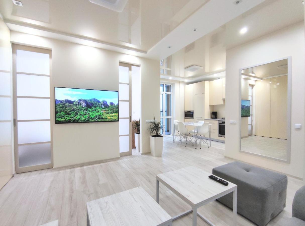 "Well-Being" Popular Among Business Person Apartment Lviv Ngoại thất bức ảnh
