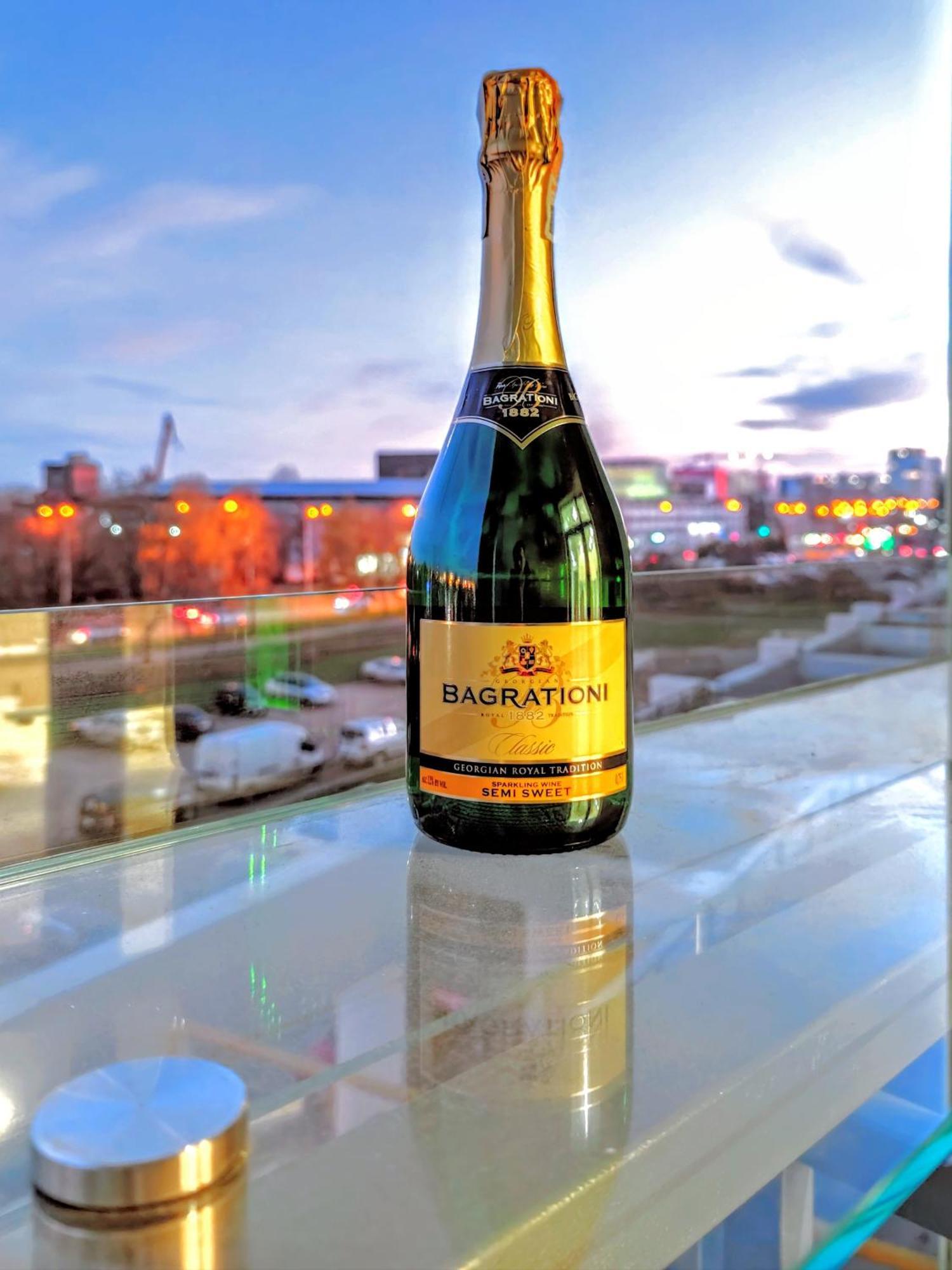 "Well-Being" Popular Among Business Person Apartment Lviv Ngoại thất bức ảnh